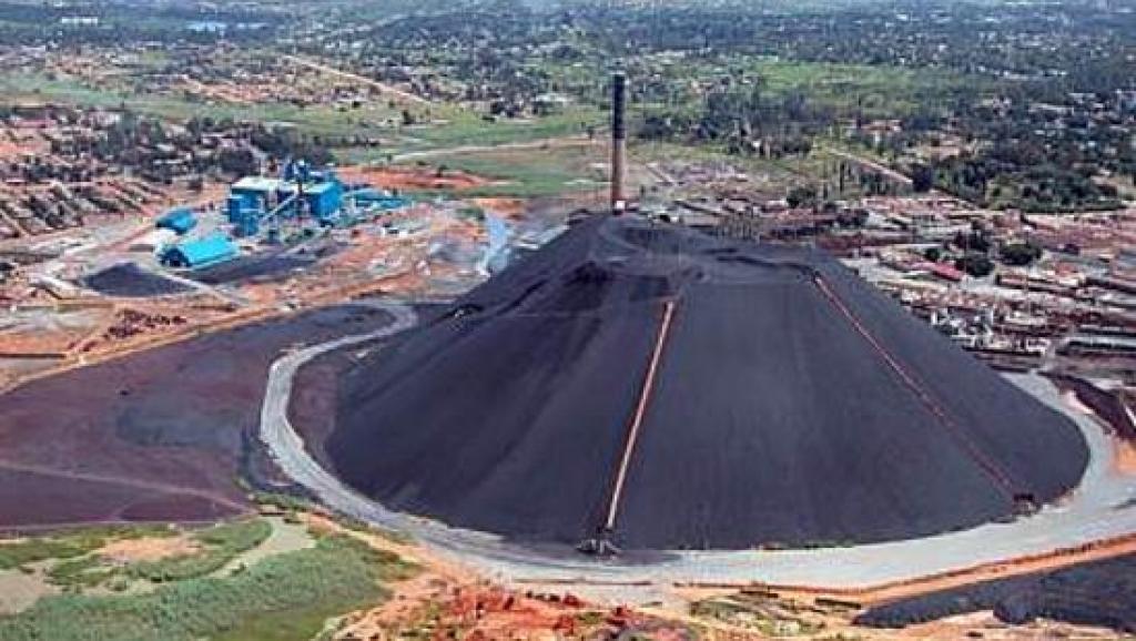 Volcan en irruption
