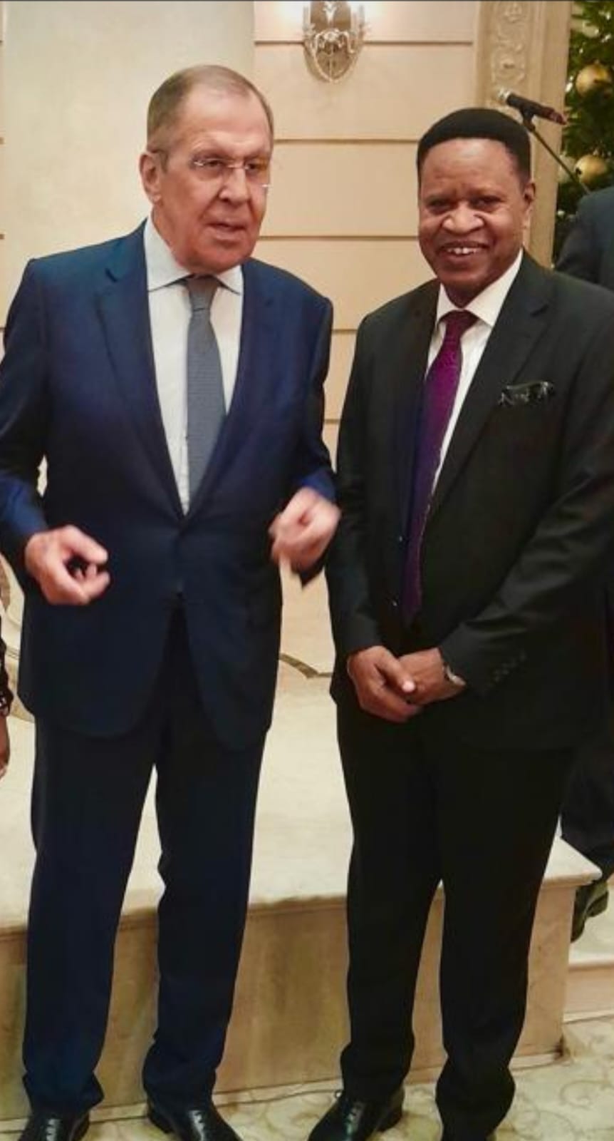 L’ambassadeur Ivan Vangu et le ministre russe des Affaires étrangères, Sergueï Lavrov Ph. Dr. Tiers