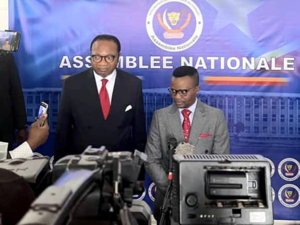 Noël Tshiani et le député national Nsingi Pululu