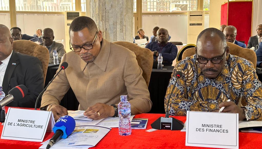 Les ministres des Finances Nicolas Kazadi et de l’Agriculture José Mpanda