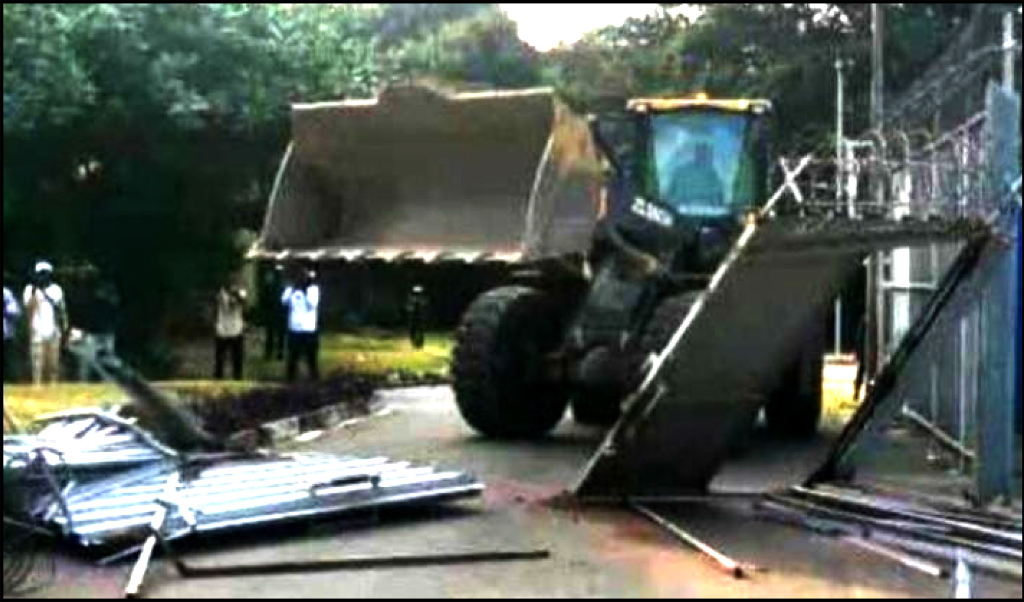 Démolition des barrières sur l’avenue de l’Ouganda