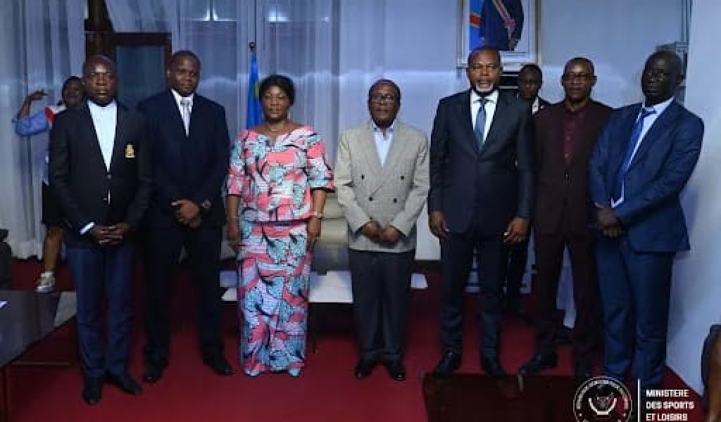 François Kabulo et le nouveau comité de gestion du stade des martyrs