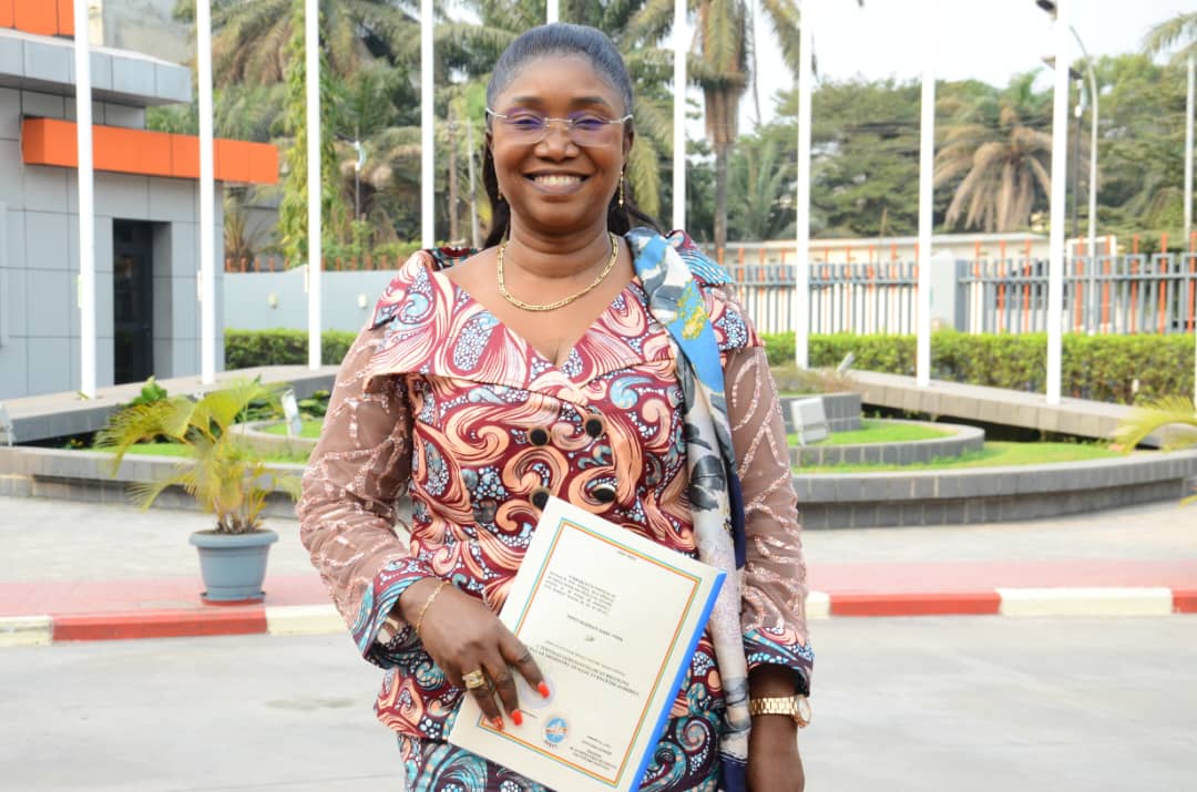 LMC SA : Gisèle Mbwansiem défend son mémoire au Collège des Hautes Études de Stratégie et de Défense