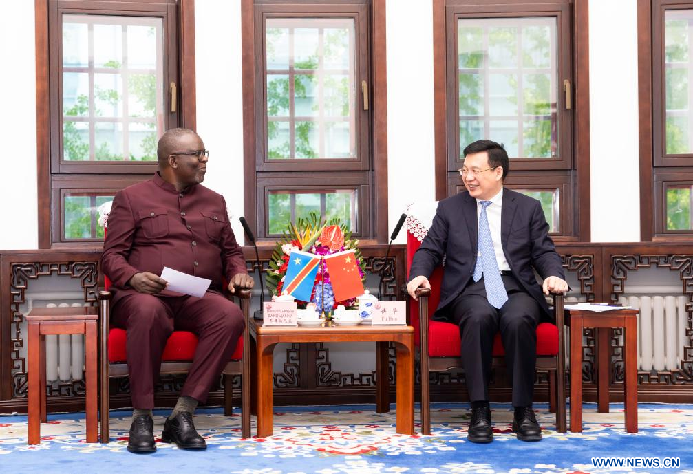 Bienvenue-Marie Bakumania,  DG de l’ACP et Fu Hua président de Xinhua