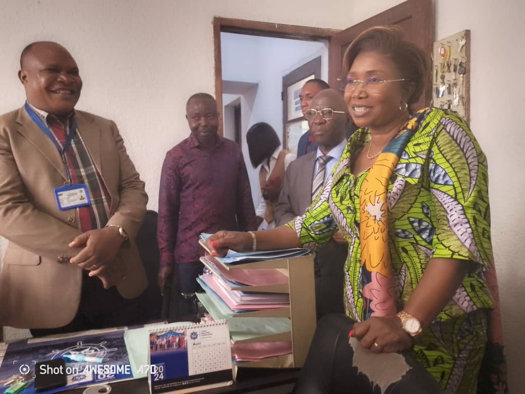 La DGA de LMC SA Gisèle Mbwansiem avec sa délégation à Matadi