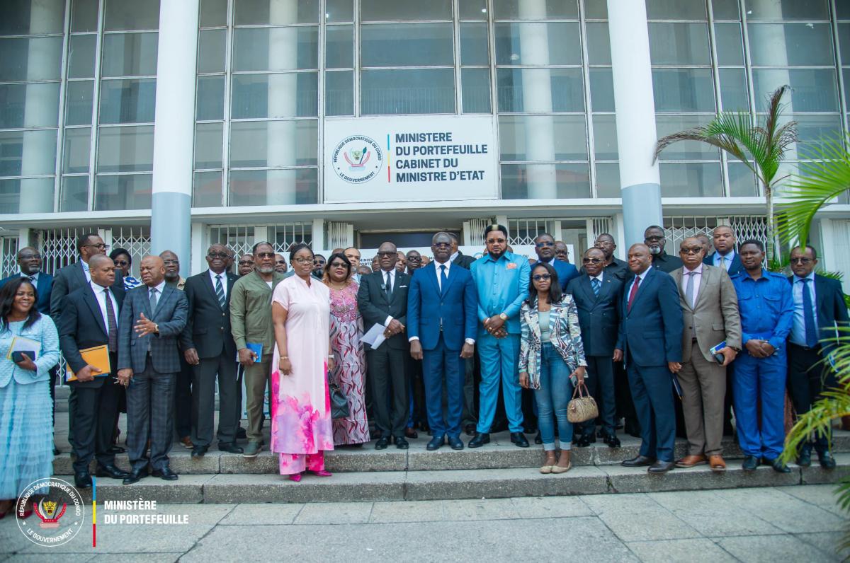 Le ministre Bussa avec les mandataires publics