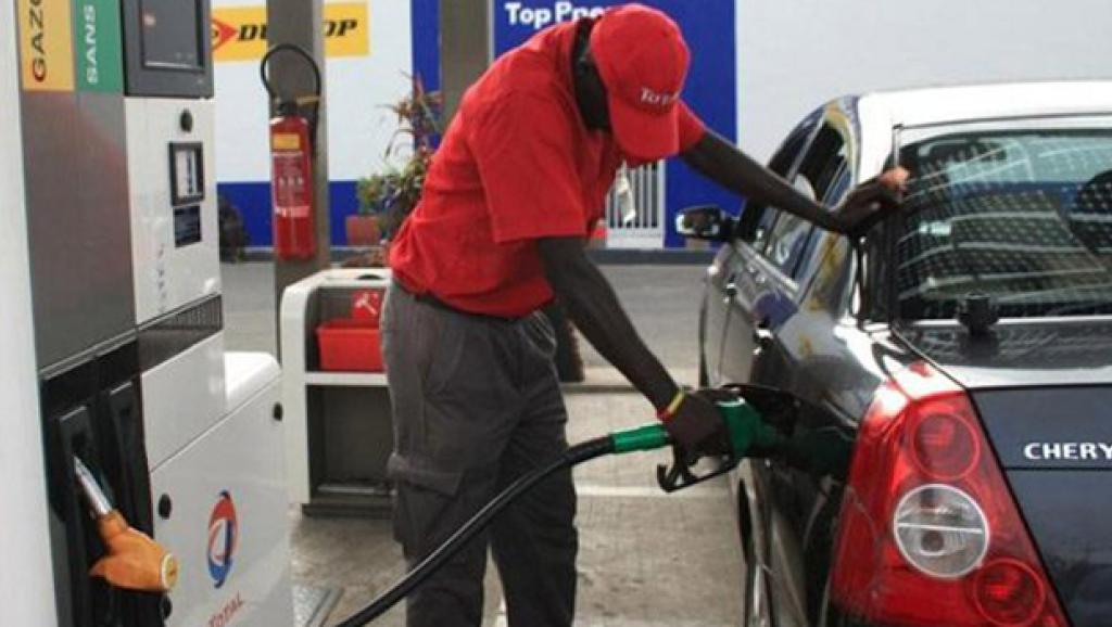 IMPACT DE LA CHUTE DU DOLLAR FACE AU FC : Baisse sensible du prix du carburant à la pompe