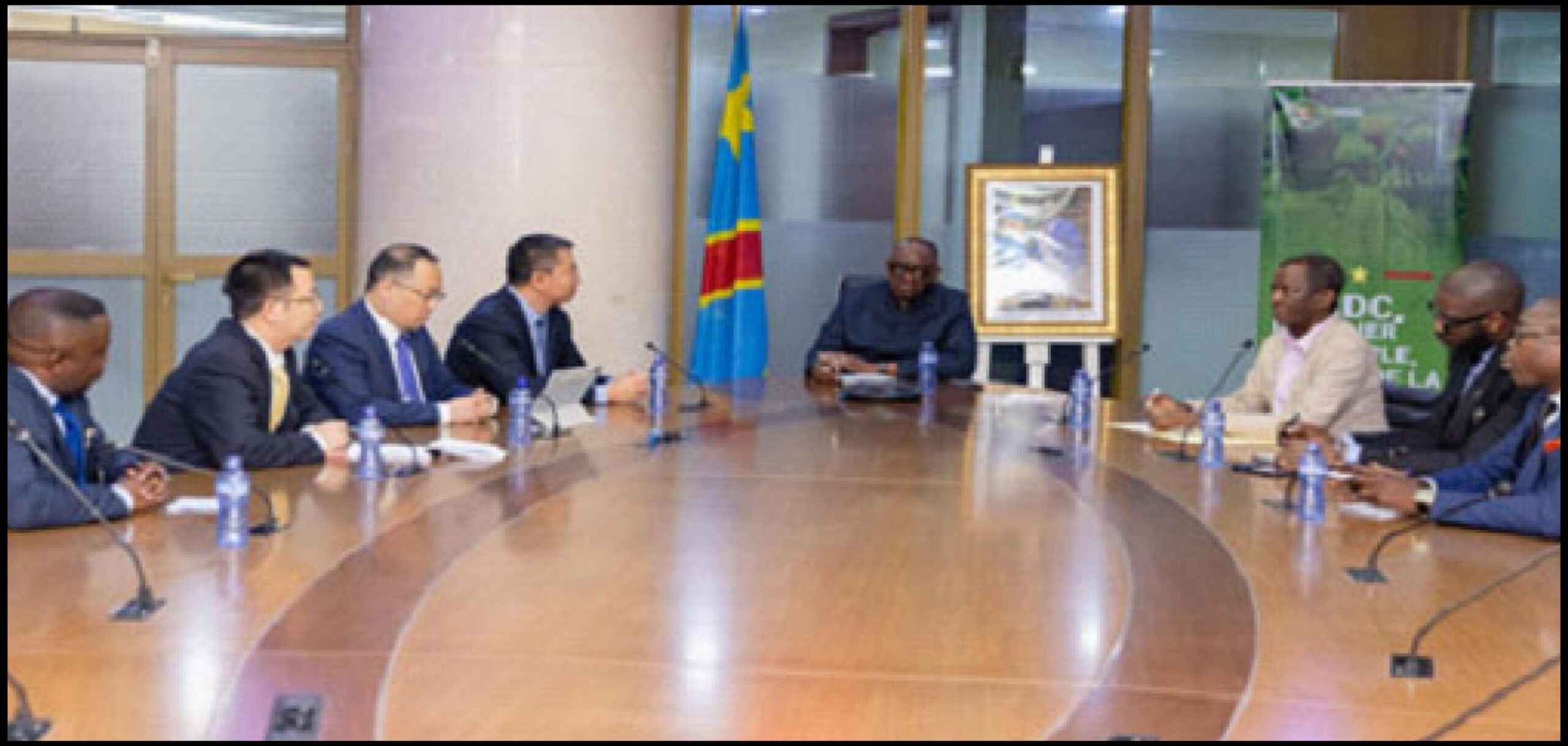 Réunion entre le ministre des Mines Louis Kabamba et la délégation de CMOC.