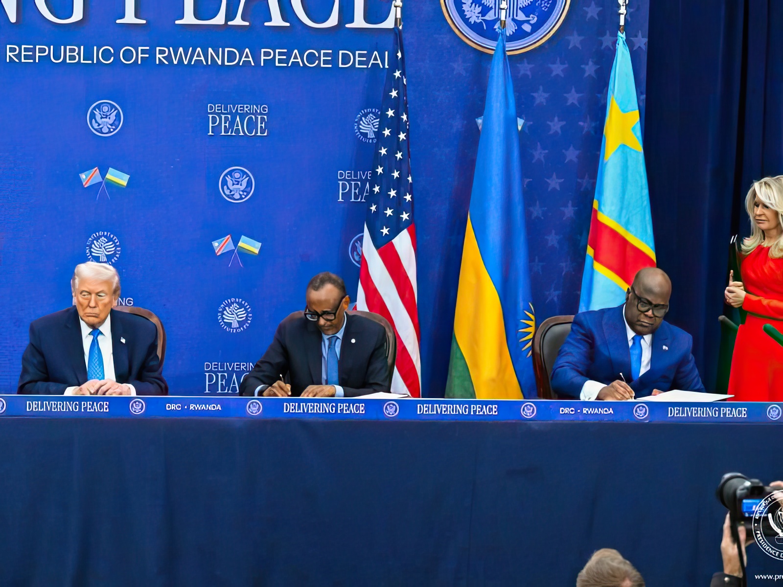 Signature des accords de Washington.