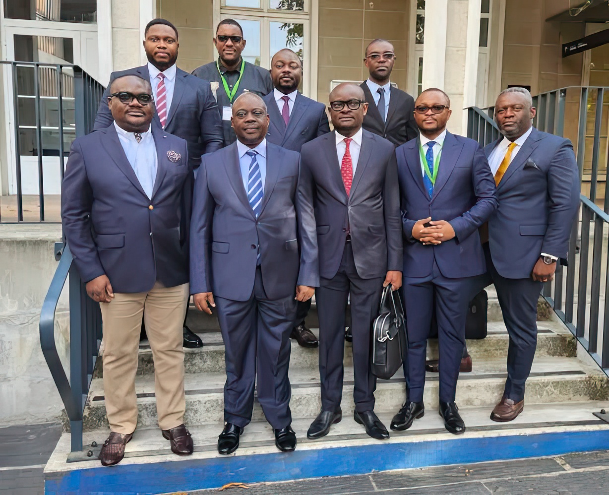 L’IGF Christophe Bitasimwa et des inspecteurs généraux à Paris.