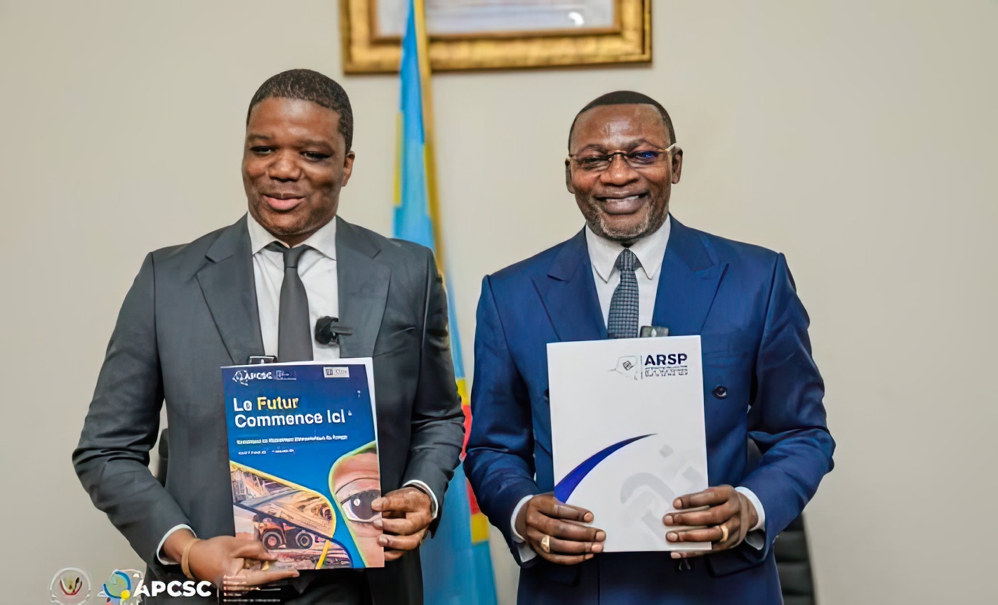 Les directeurs généraux Ted Beleshay (ARSP) et Freddy Shembo (APCSC).